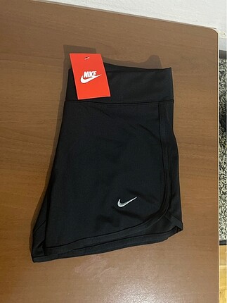Nike şort