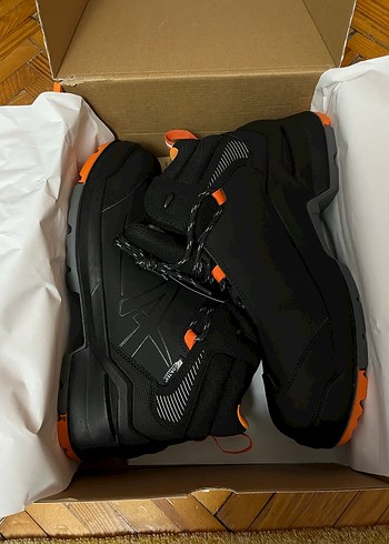 Koruyucu Burunlu İş Botu - Görsel 2