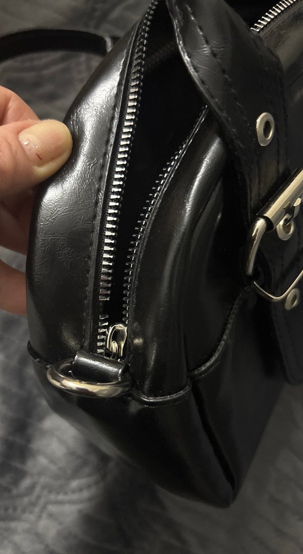 Tokalı Siyah Deri Gotik Kadın Çantası - Görsel 5