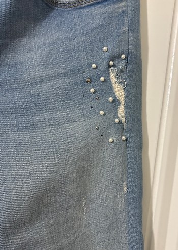 Kadın Mavi Bol Kesim Yırtık Kot Pantolon - Görsel 4