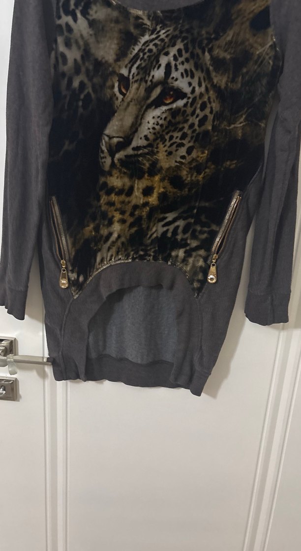 Kürk Detaylı Gri Baskılı Uzun Kollu Bluz - Görsel 2