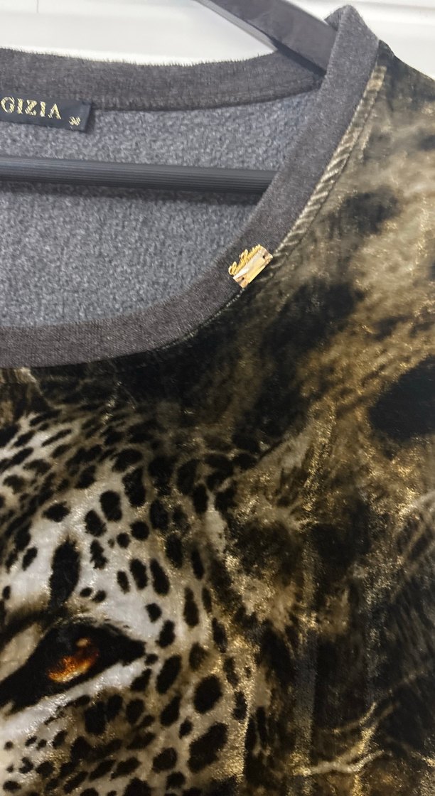 Kürk Detaylı Gri Baskılı Uzun Kollu Bluz - Görsel 4