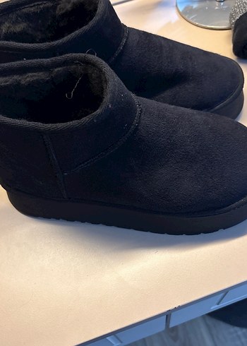 Siyah Süet Kürklü Dolgu Topuk Kadın Bot - Görsel 2