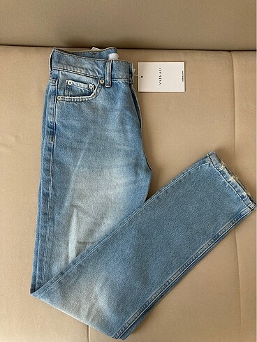 vatkalı jeans etikeli ve yeni