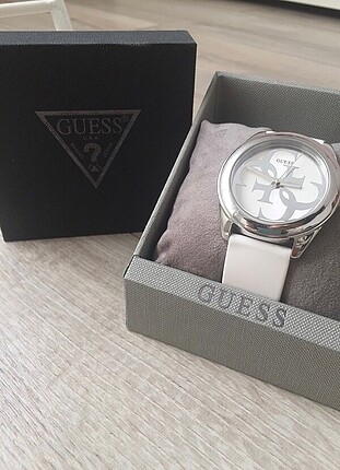 Guess Saat