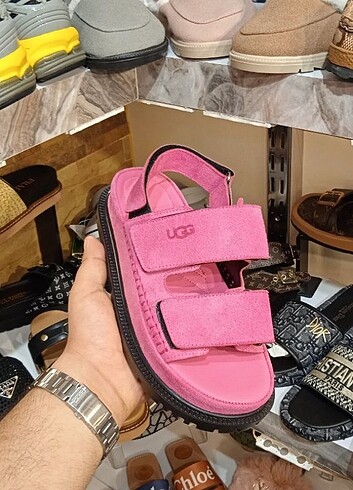 37 Beden Ugg sandaiet