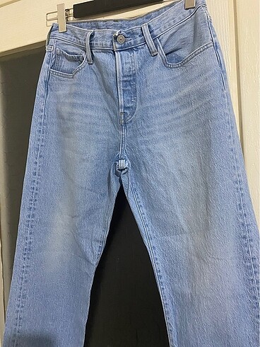 38 Beden mavi Renk Levis 501