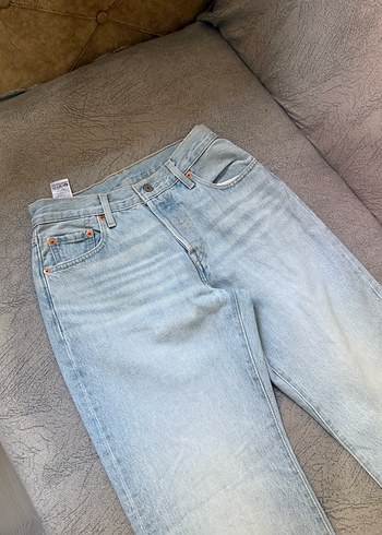 26 Beden mavi Renk Levis 501 90s