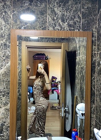 Bershka Elbise