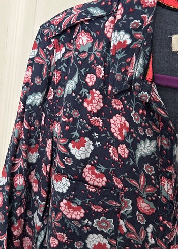 Düğmeli Uzun Kollu Desenli Kadın Gömlek - Görsel 2