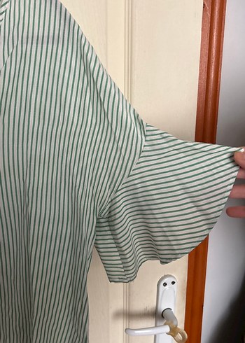 Yeşil Çizgili V Yaka Kadın Bluz - Görsel 3