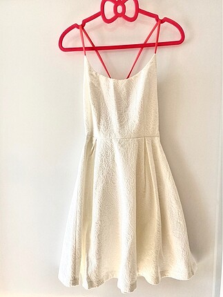 Zara sirti acik mini beyaz elbise
