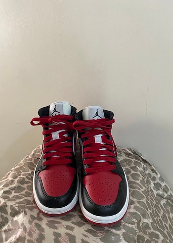 37,5 Beden Kırmızı Siyah Air Jordan Kadın Nike Ayakkabı