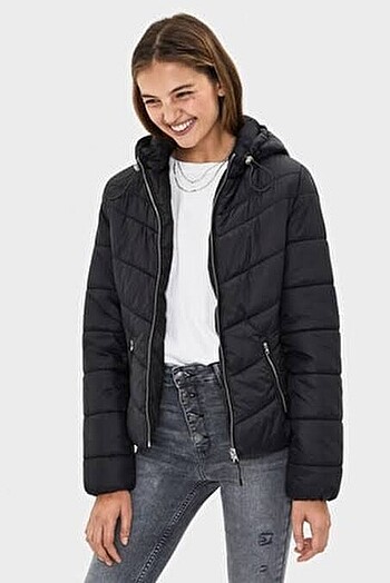 Bershka Siyah Şişme Mont