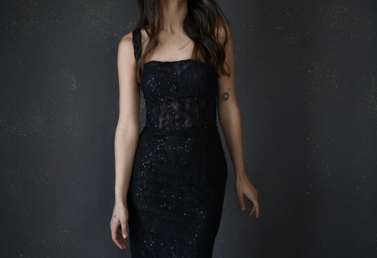 lacivert Yılan Desenli Uzun V Yaka Gece Elbisesi - Görsel 3