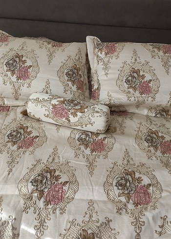 krem Çiçek Desenli jakarli yatak Örtüsü ve  yastık kilifi - Görsel 5
