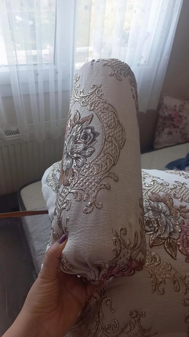 krem Çiçek Desenli jakarli yatak Örtüsü ve  yastık kilifi - Görsel 2