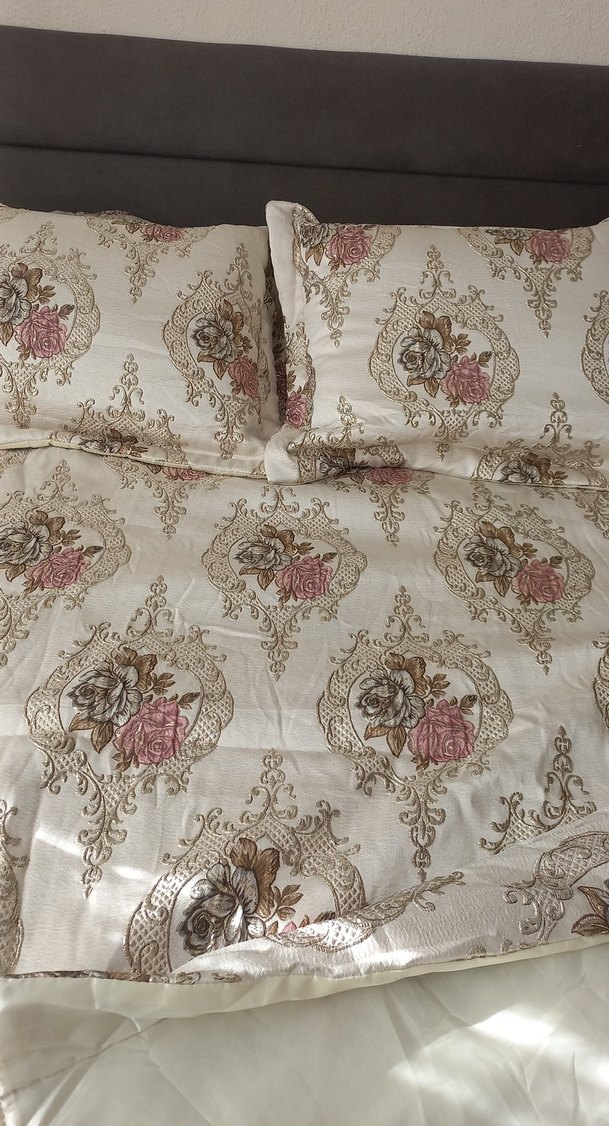krem Çiçek Desenli jakarli yatak Örtüsü ve  yastık kilifi - Görsel 4