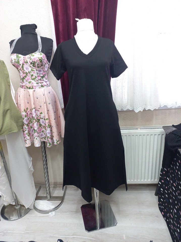 Siyah V Yakalı Midi Günlük Elbise - Görsel 3