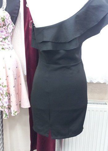 Siyah Straplez Fırfırlı Midi Elbise - Görsel 3