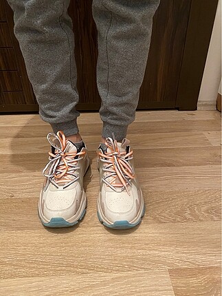 #sporayakkabı #pullandbear