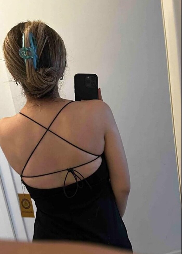 sırt dekolteli yırtmaçlı elbise - Görsel 2