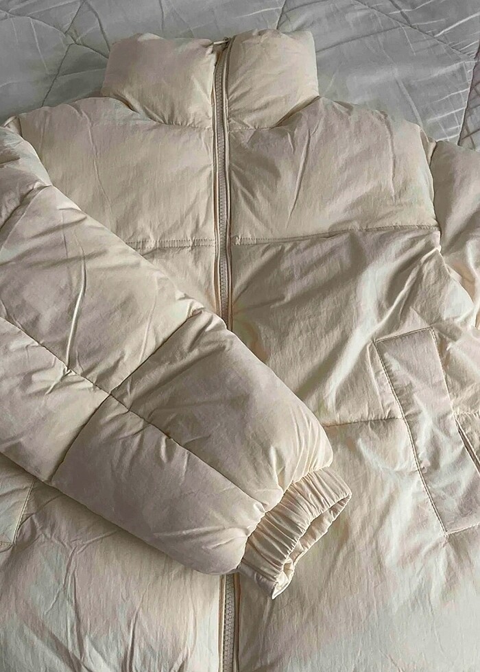 Bershka şişme mont - Görsel 4