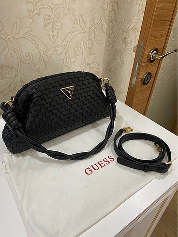 Guess baget çanta