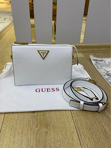 Guess beyaz çanta