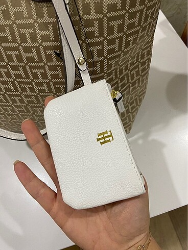 Beden Tommy hilfiger çanta orijinal sıfır