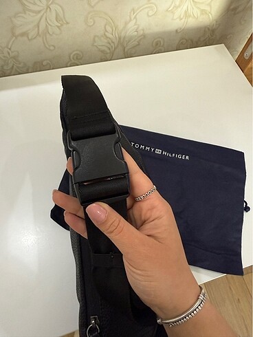  Beden siyah Renk Tommy hilfiger bel omuz çantası
