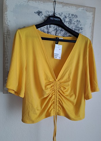 H&M SIFIR Sarı V Yaka Drapeli Kısa Bluz L/
