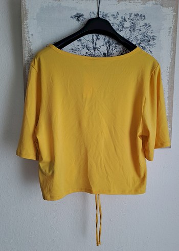 l Beden H&M SIFIR Sarı V Yaka Drapeli Kısa Bluz L/