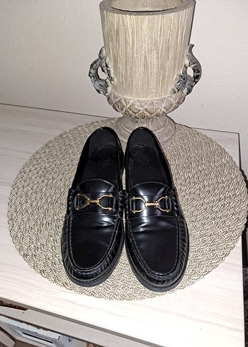 38 Beden siyah Renk MASSIMO DUTTI KADIN DERI MAKOSEN 38 NO