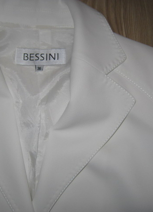 36 Beden beyaz Renk bessini harika blazer,kırık beyaz ecru