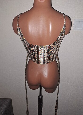 Sheinside SHEIN YENI CROP TOP medium