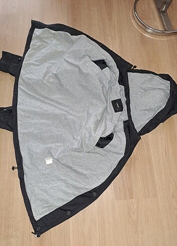 38 Beden siyah Renk LCW ANORAK RUZGARLIK S/M UYUM