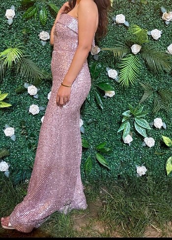 Parlak Pembe Yılan Desenli Straplez Abiye Elbise - Görsel 2