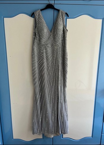 V Yaka Boncuk İşlemeli Gri Uzun Abiye Elbise - Görsel 2