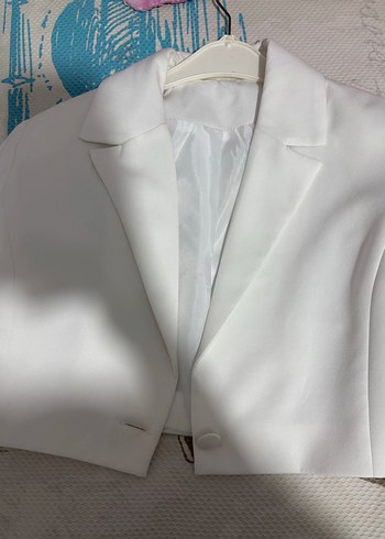 Zara Minimal Beyaz Kisa Blazer Ceket