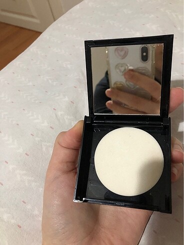 Beden Maybelline pudra