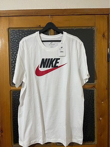 Nike erkek tişört xl beden sıfır etiketli