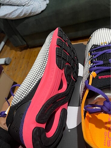 Under Armour erkek spor ayakkabı 47 numara sıfır etiketli kutulu - Görsel 9