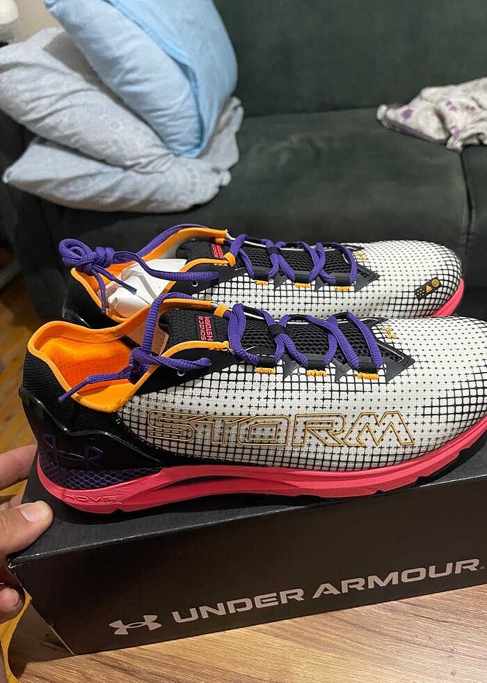 Under Armour erkek spor ayakkabı 47 numara sıfır etiketli kutulu - Görsel 3