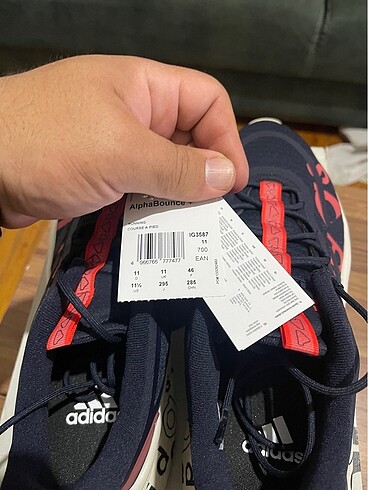 Adidas erkek spor ayakkabı 46 numara sıfır etiketli kutulu - Görsel 9