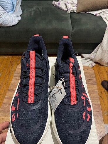 Adidas erkek spor ayakkabı 46 numara sıfır etiketli kutulu - Görsel 3
