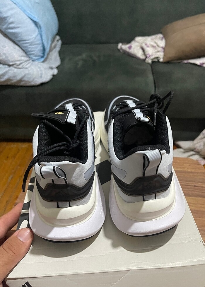 Adidas erkek spor ayakkabı 46 numara sıfır etiketli kutulu - Görsel 5