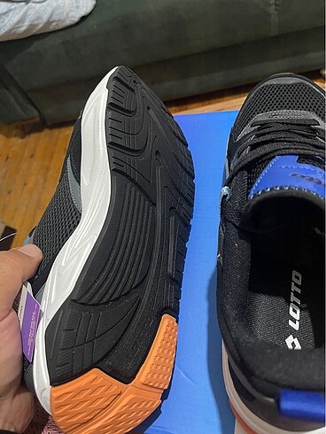Lotto erkek spor ayakkabı 45 numara sıfır etiketli kutulu ürün - Görsel 9