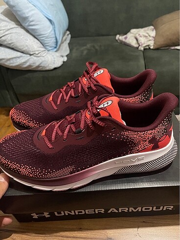 Under Armour erkek spor ayakkabı 47,5 numara sıfır etiketli kutu
