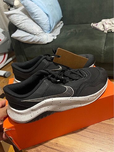 Nike erkek spor ayakkabı 46,5 numara sıfır etiketli kutulu ürün